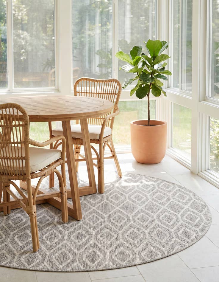 Detail image of 4' x 4' Easy-Clean Jill Zarin Turks and Caicos Indoor / Outdoor Round Rug