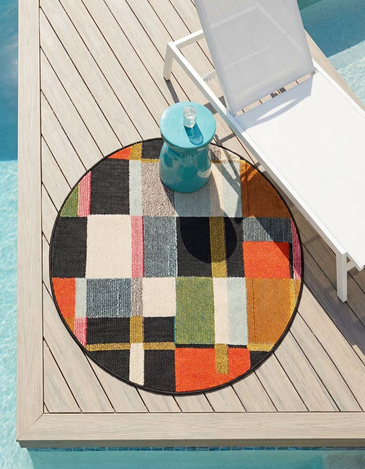 Detail image of 3' x 3' Easy-Clean Casablanca Indoor / Outdoor Round Rug