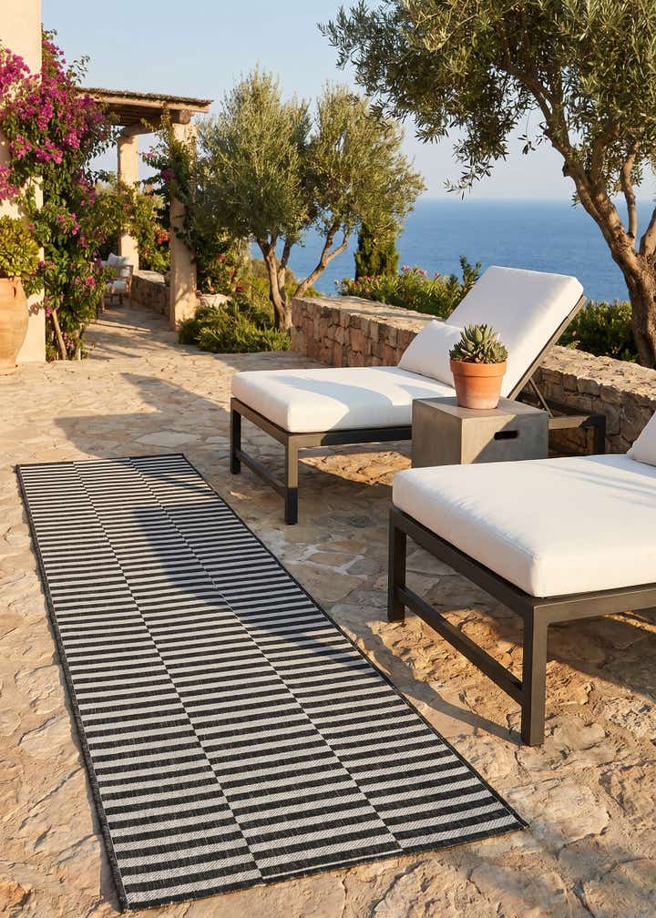 2' 7 x 10' Easy-Clean Striped Indoor / Outdoor Runner Rug