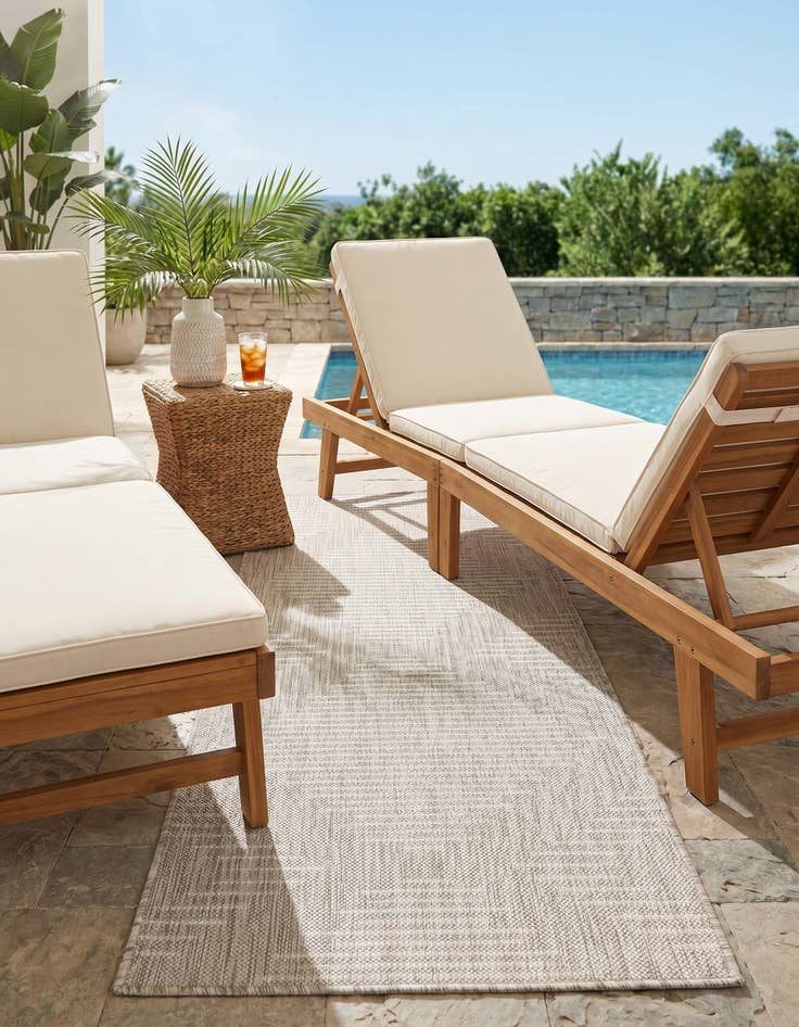 Detail image of 2' x 5' 3 Easy-Clean Modern Indoor / Outdoor Runner Rug