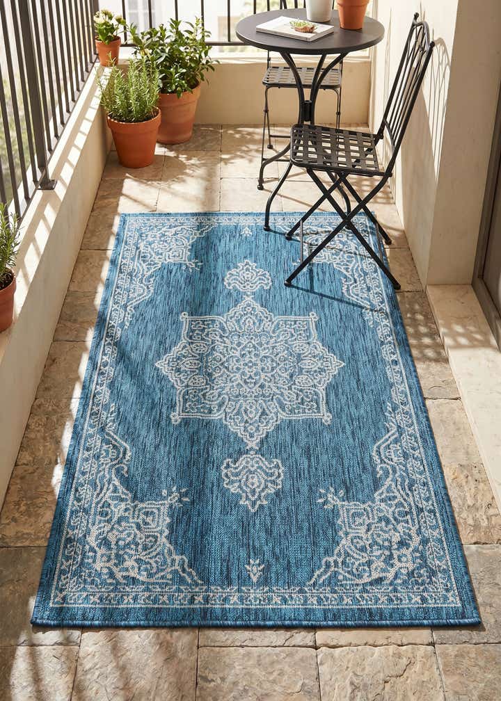 3' x 5' 3 Easy-Clean Traditional Indoor / Outdoor Rug