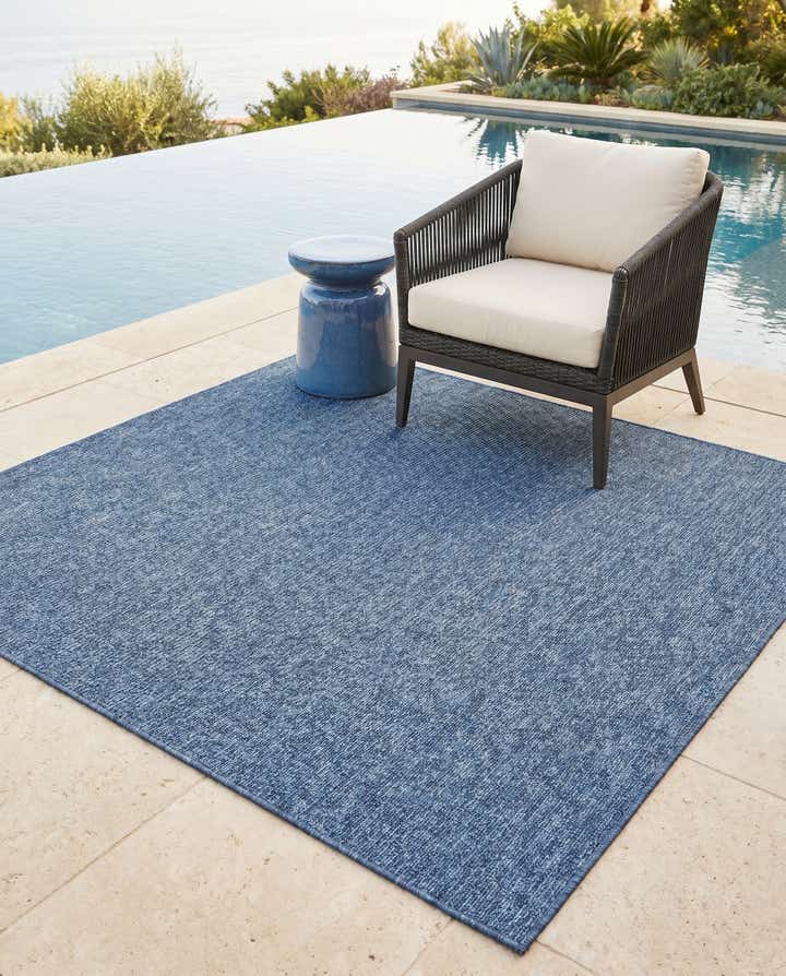 5' 3 x 5' 3 Easy-Clean Solid Indoor / Outdoor Square Rug