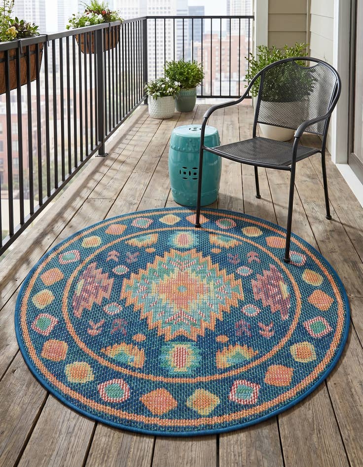 Detail image of 3' 3 x 3' 3 Easy-Clean Baja Indoor / Outdoor Round Rug