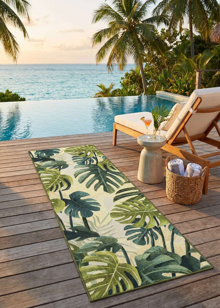 2' 7 x 7' Easy-Clean Botanical Indoor / Outdoor Runner Rug