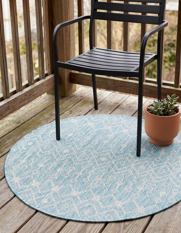 Detail image of 3' x 3' Easy-Clean Trellis Indoor / Outdoor Round Rug