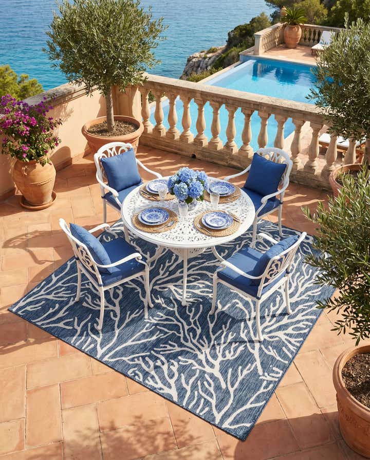 7' 10 x 7' 10 Easy-Clean Coastal Indoor / Outdoor Square Rug
