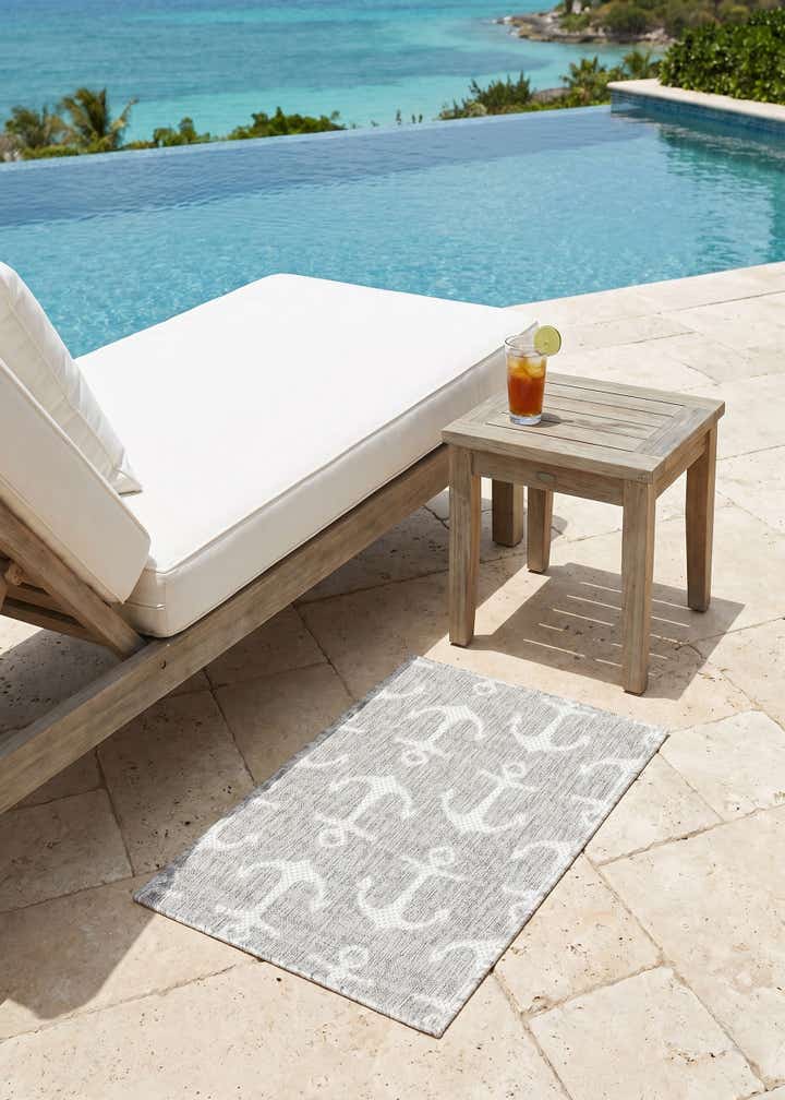 2' x 3' Easy-Clean Coastal Indoor / Outdoor Rug