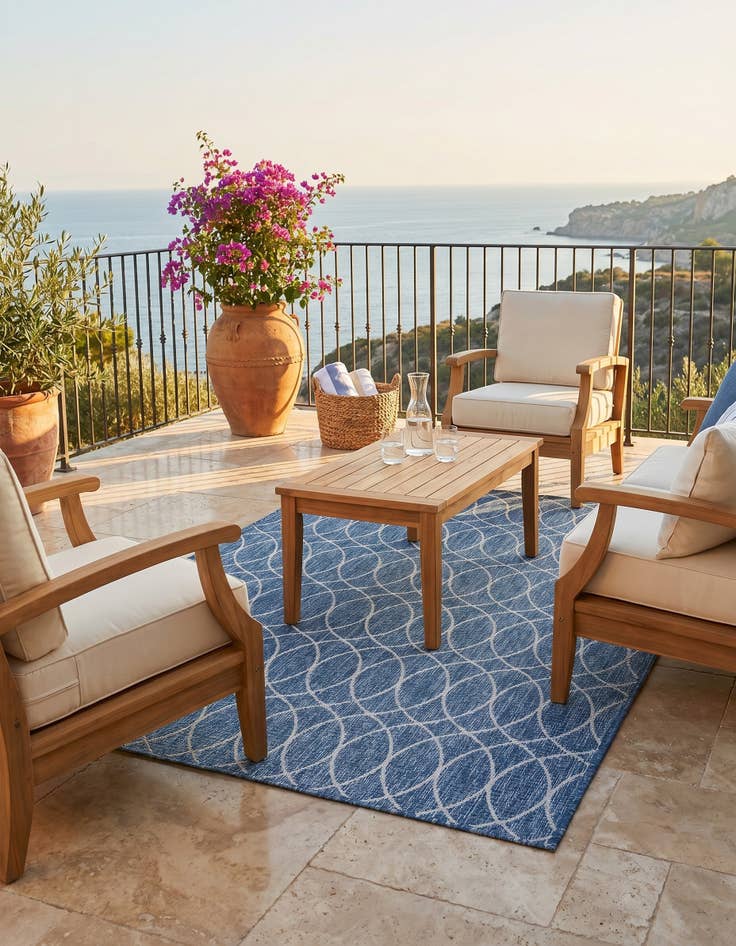 Detail image of 5' 3 x 8' Easy-Clean Lattice Indoor / Outdoor Rug