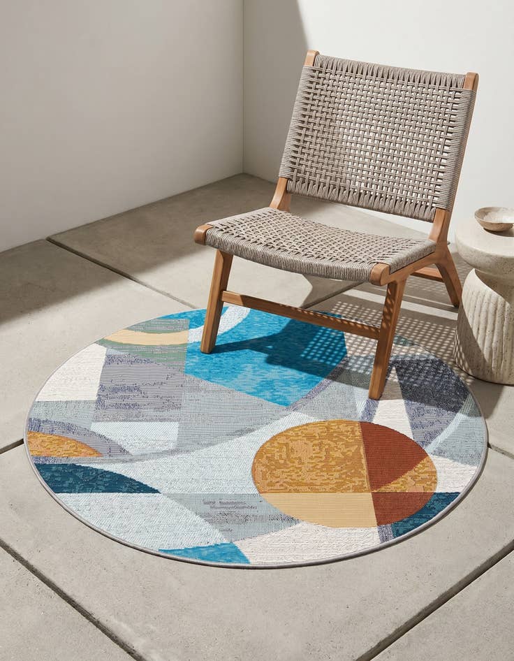 Detail image of 3' 3 x 3' 3 Easy-Clean Modern Indoor / Outdoor Round Rug
