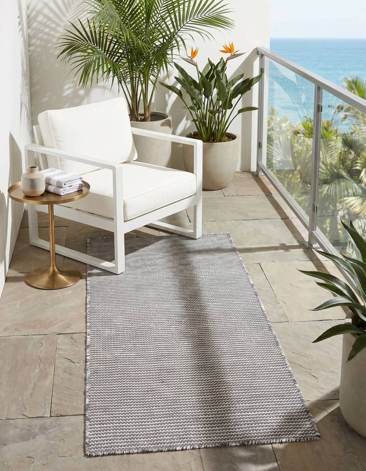 Detail image of 2' x 4' 1 Easy-Clean Jill Zarin Palm Springs Indoor / Outdoor Runner Rug