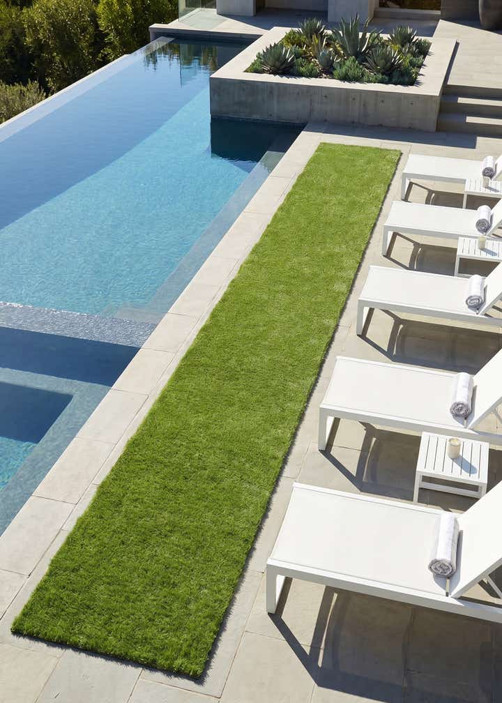 3' 3 x 16' 5 Easy-Clean Grass Indoor / Outdoor Runner Rug