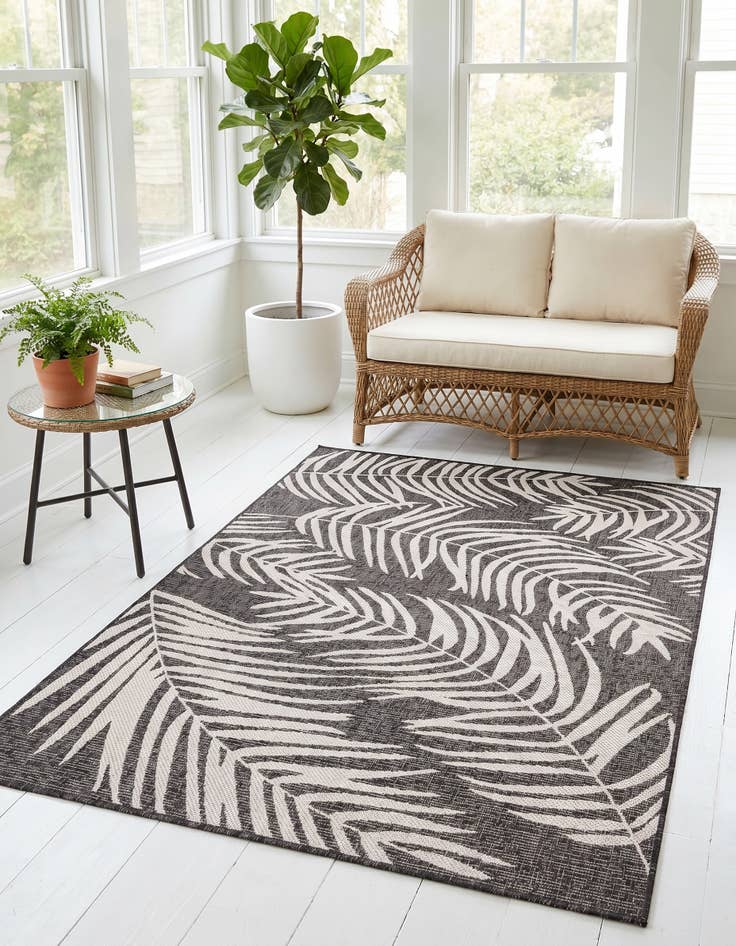 Detail image of 4' x 6' Easy-Clean Botanical Indoor / Outdoor Rug