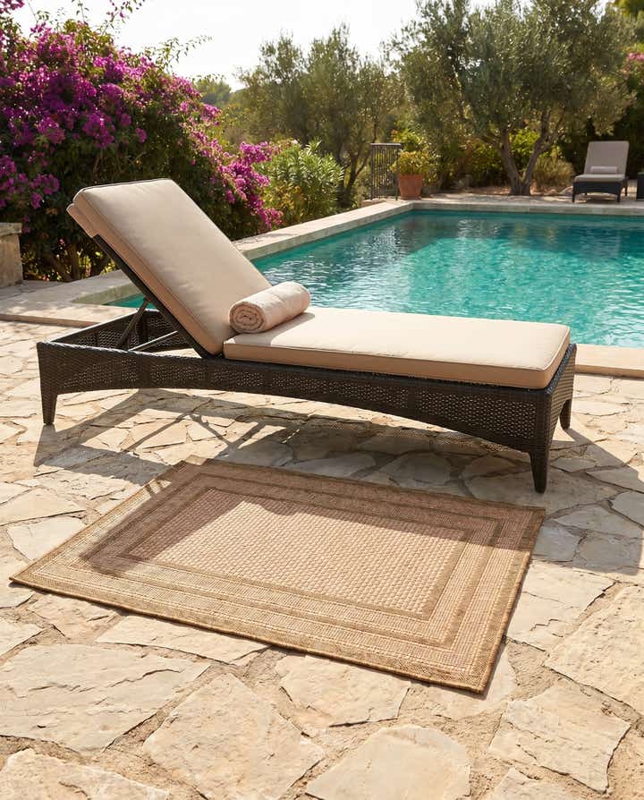 3' 3 x 5' Easy-Clean Border Indoor / Outdoor Rug