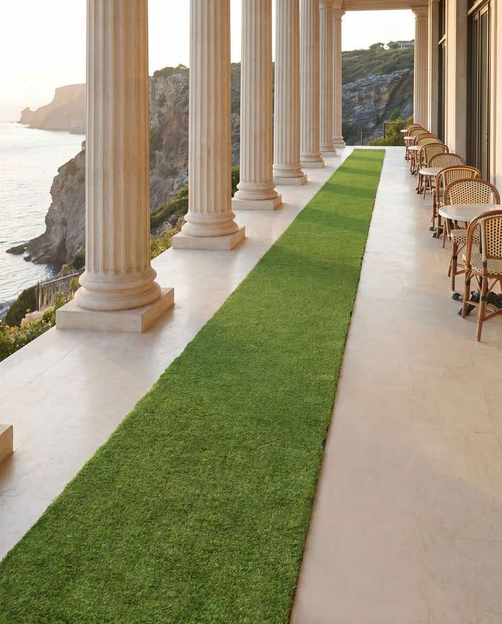 3' 3 x 19' 8 Easy-Clean Grass Indoor / Outdoor Runner Rug