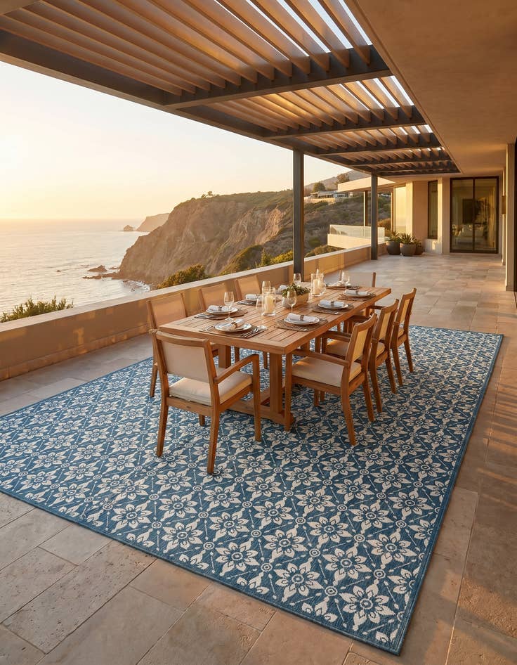 Detail image of 10' x 14' Easy-Clean Trellis Indoor / Outdoor Rug