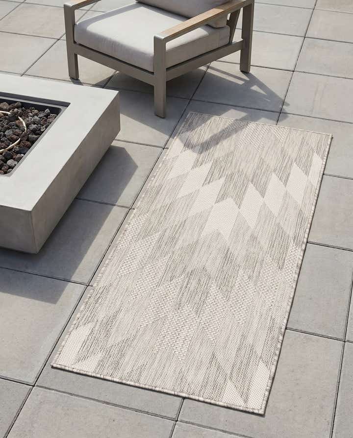 2' x 4' Easy-Clean Modern Indoor / Outdoor Runner Rug
