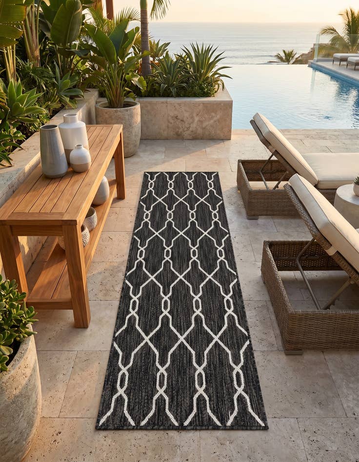 Detail image of 2' x 6' Easy-Clean Trellis Indoor / Outdoor Runner Rug
