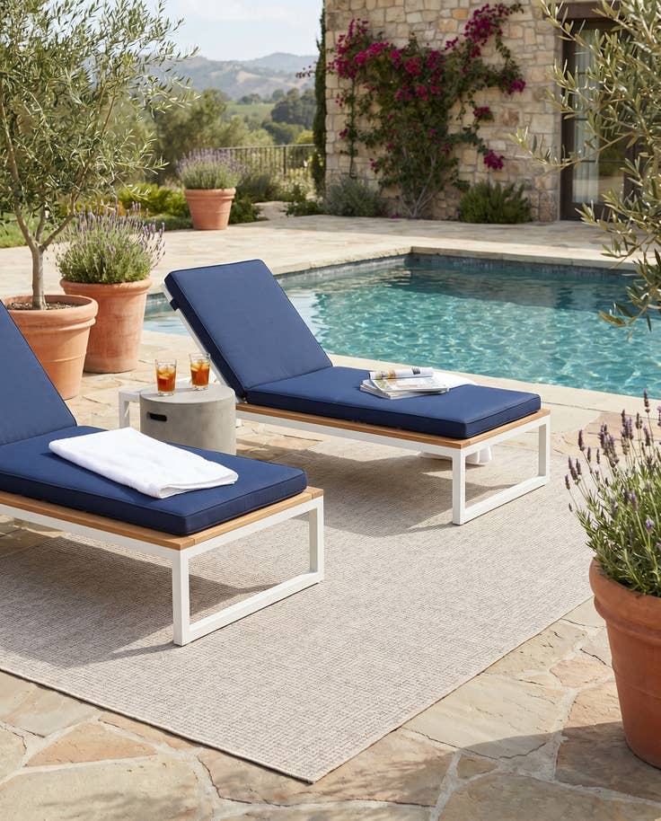 Detail image of 4' x 6' Easy-Clean Solid Indoor / Outdoor Rug