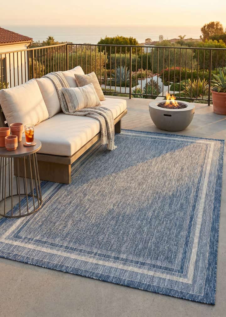 5' 3 x 8' Easy-Clean Border Indoor / Outdoor Rug