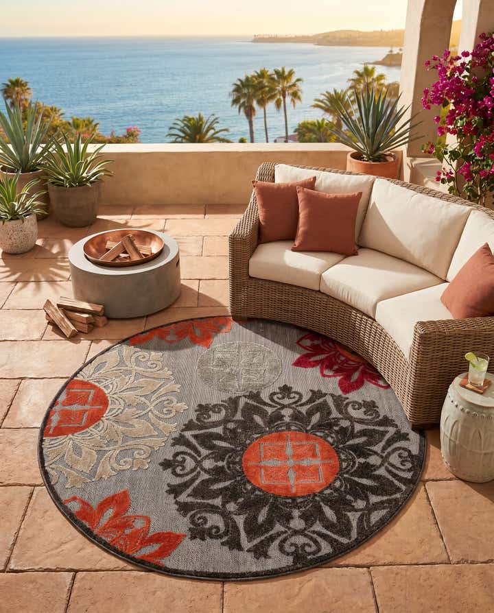 5' 3 x 5' 3 Easy-Clean Modern Indoor / Outdoor Round Rug
