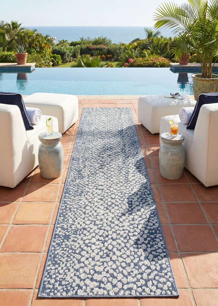 2' 7 x 12' Easy-Clean Safari Indoor / Outdoor Runner Rug