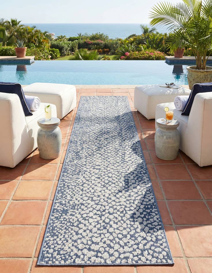 Detail image of 2' 7 x 12' Easy-Clean Safari Indoor / Outdoor Runner Rug