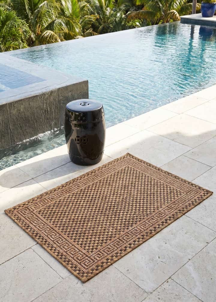 2' 2 x 3' Easy-Clean Border Indoor / Outdoor Rug