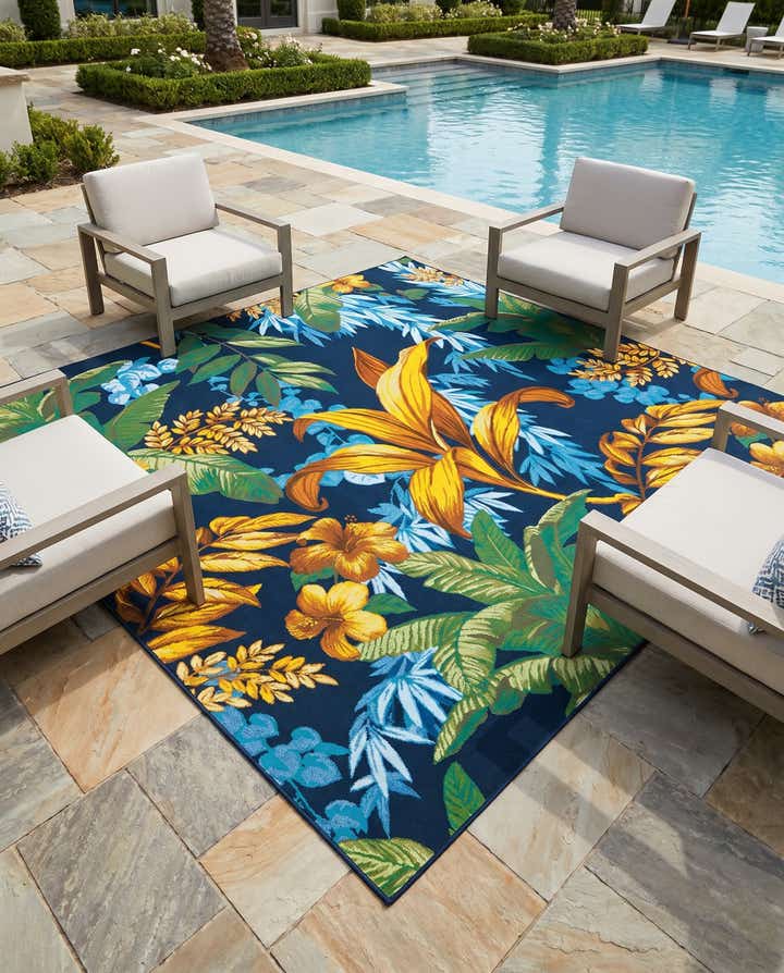 7' 10 x 7' 10 Easy-Clean Botanical Indoor / Outdoor Square Rug