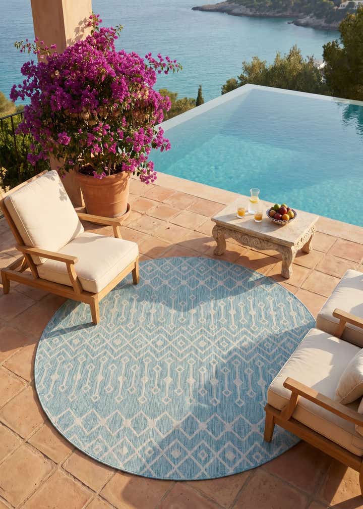 7' 10 x 7' 10 Easy-Clean Trellis Indoor / Outdoor Round Rug