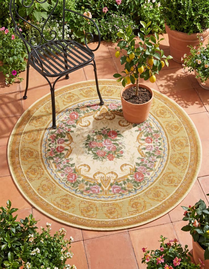 Detail image of 3' x 3' Easy-Clean Traditional Indoor / Outdoor Round Rug