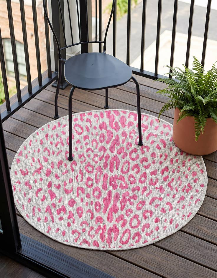 Detail image of 3' x 3' Easy-Clean Safari Indoor / Outdoor Round Rug