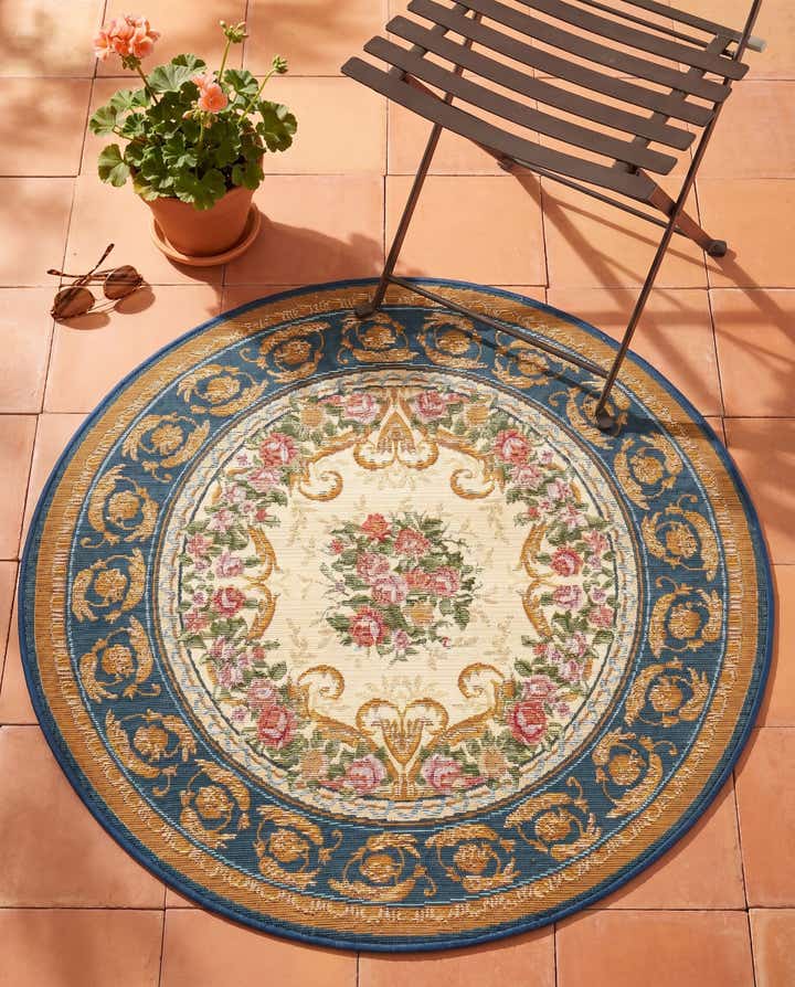 3' x 3' Easy-Clean Traditional Indoor / Outdoor Round Rug
