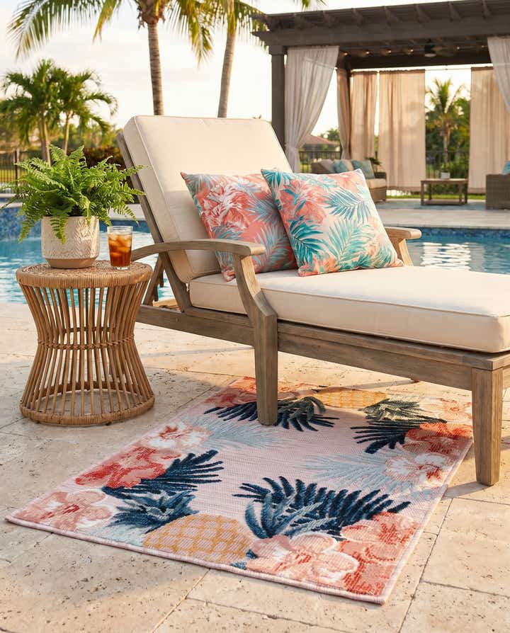2' 2 x 3' Easy-Clean Botanical Indoor / Outdoor Rug