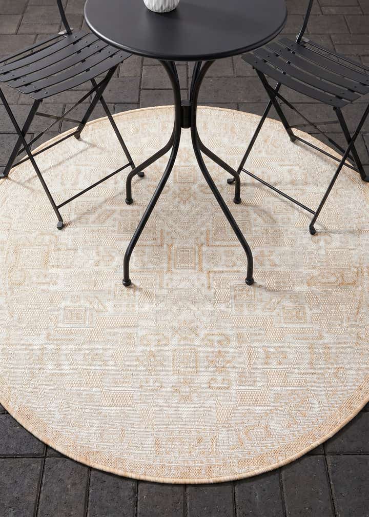 4' x 4' Easy-Clean Aztec Indoor / Outdoor Round Rug