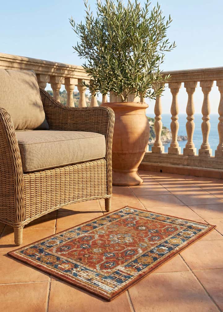 2' x 3' Easy-Clean Traditional Indoor / Outdoor Rug