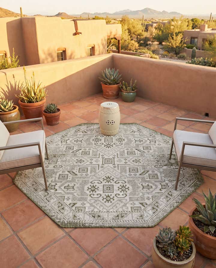 5' 3 x 5' 3 Easy-Clean Aztec Indoor / Outdoor Octagon Rug