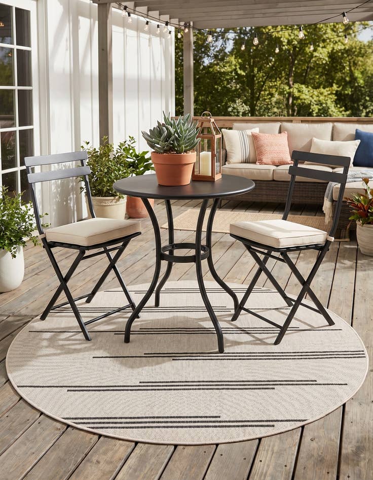 Detail image of 4' x 4' Easy-Clean Modern Indoor / Outdoor Round Rug