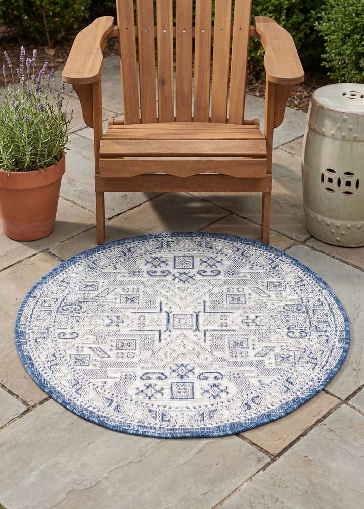 3' x 3' Easy-Clean Aztec Indoor / Outdoor Round Rug