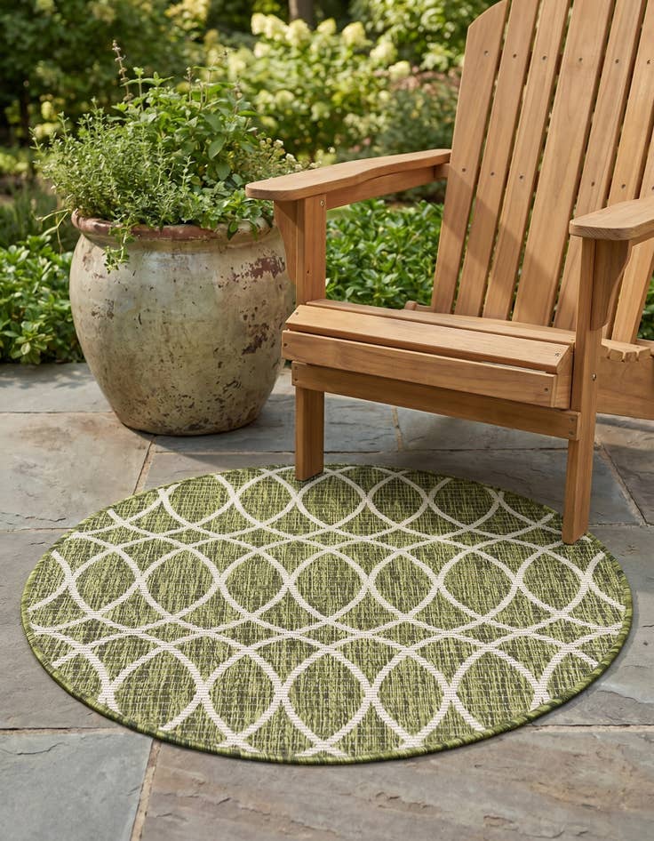 Detail image of 3' x 3' Easy-Clean Trellis Indoor / Outdoor Round Rug
