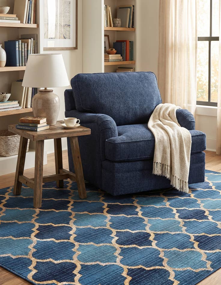 Detail image of 6' x 6' Easy-Clean Lattice Indoor / Outdoor Square Rug