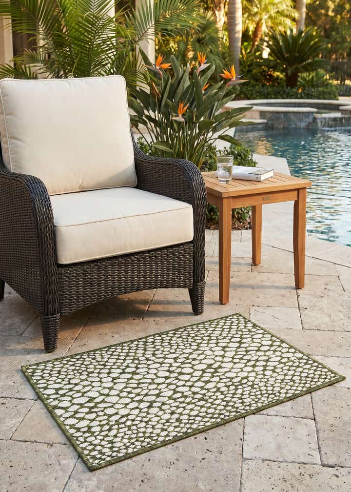 2' x 3' Easy-Clean Jill Zarin Cape Town Indoor / Outdoor Rug