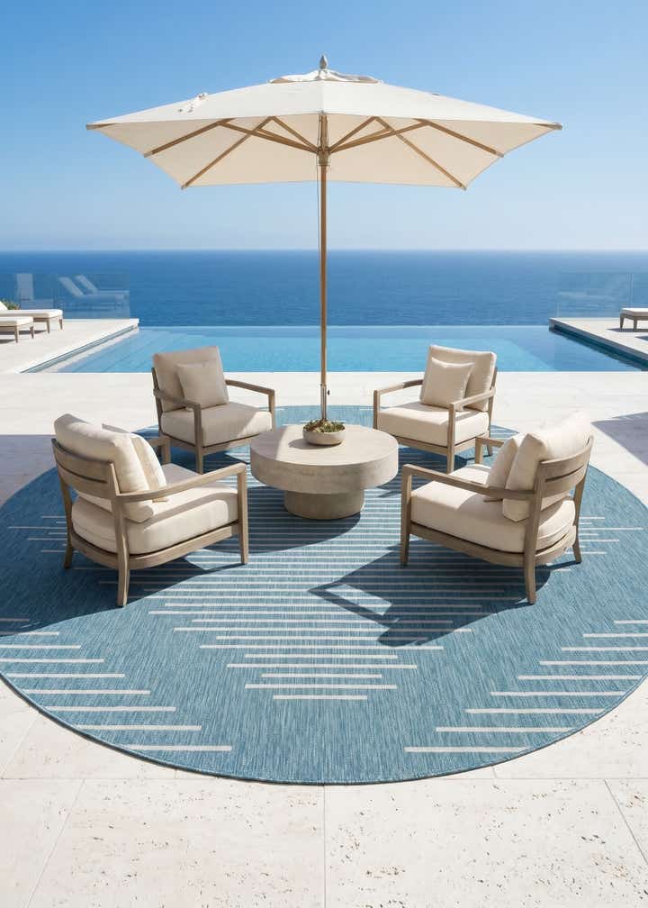 10' 8 x 10' 8 Easy-Clean Modern Indoor / Outdoor Round Rug