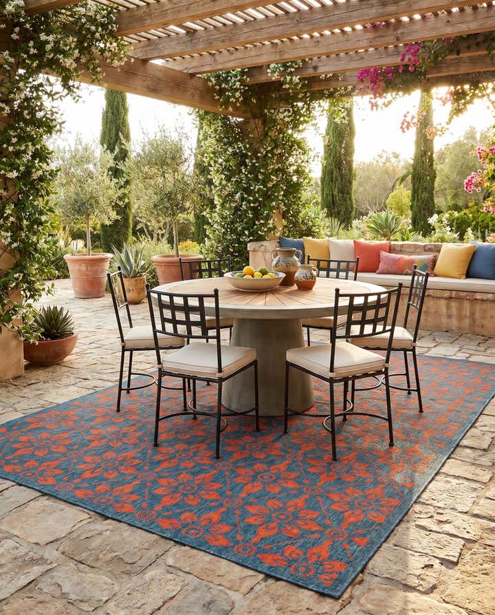 5' x 8' Easy-Clean Lattice Indoor / Outdoor Rug