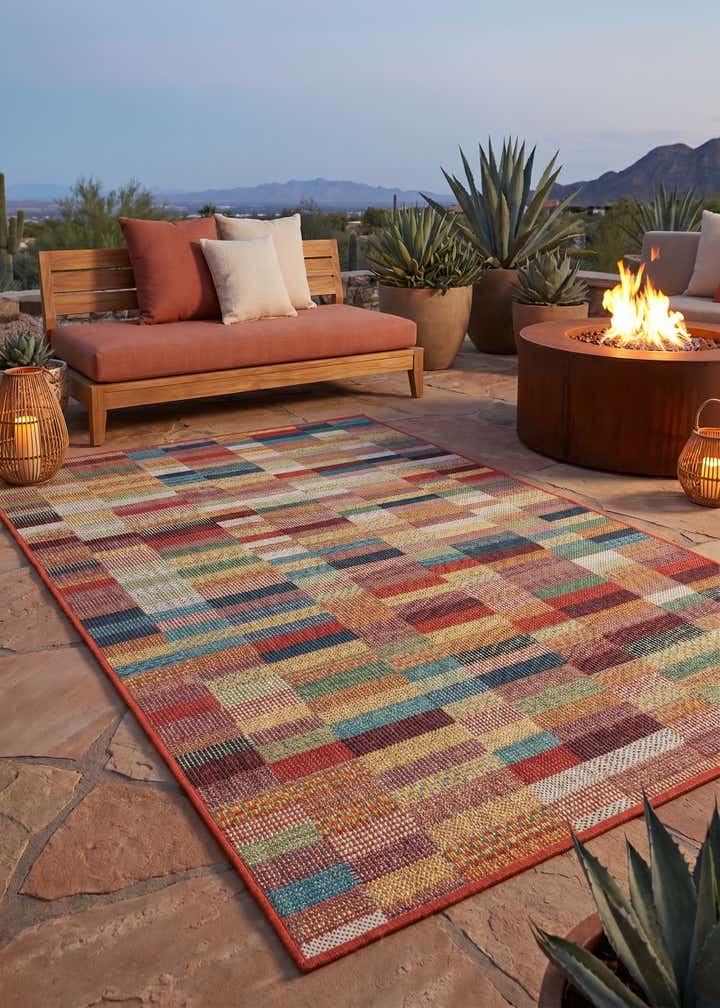 4' 1 x 6' 1 Easy-Clean Baja Indoor / Outdoor Rug