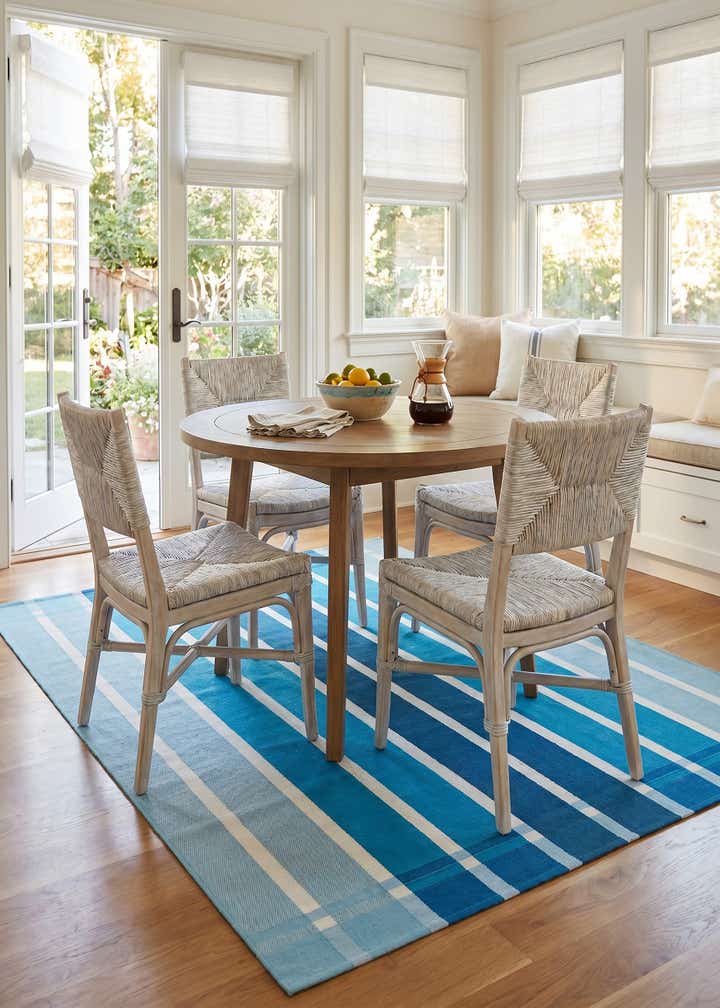5' 3 x 8' Easy-Clean Striped Indoor / Outdoor Rug