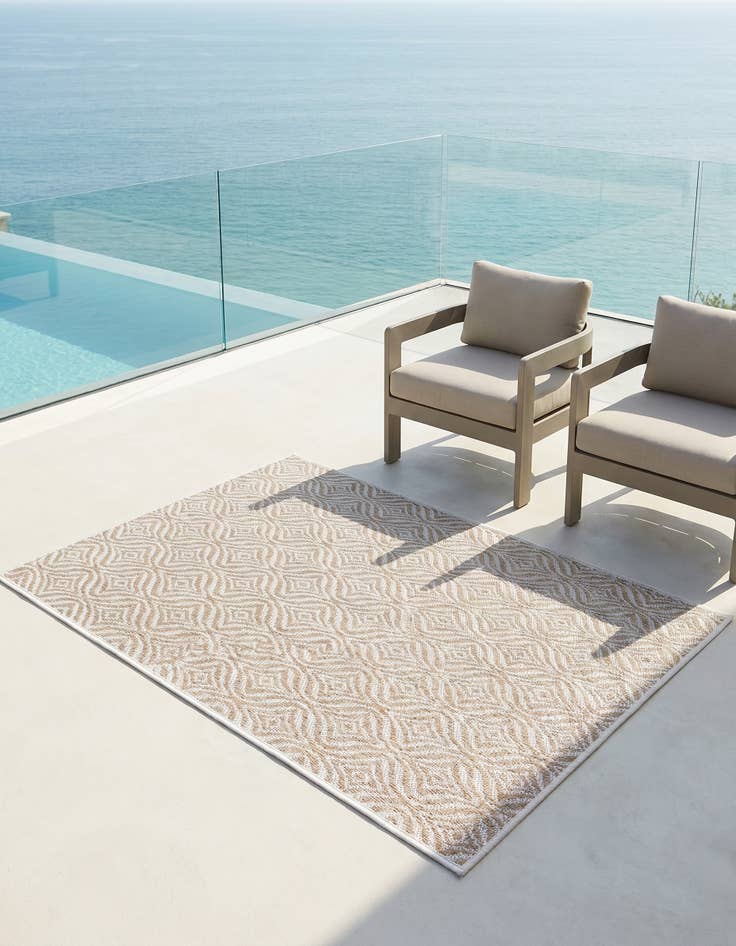 Detail image of 3' x 5' 3 Easy-Clean Lattice Indoor / Outdoor Rug