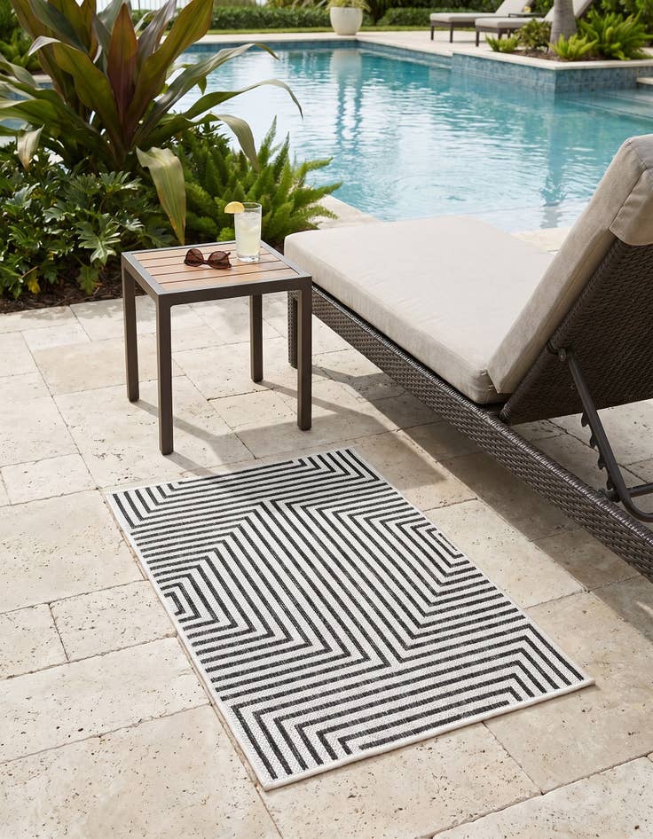 Detail image of 2' x 3' Easy-Clean Modern Indoor / Outdoor Rug