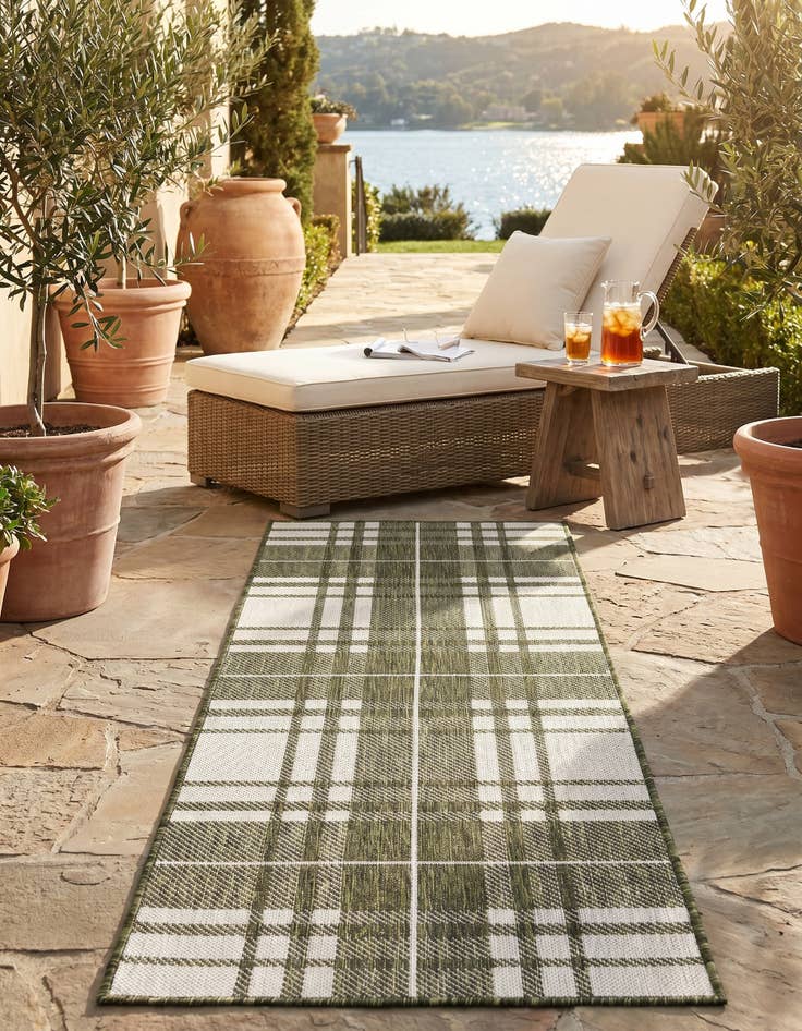 Detail image of 2' x 5' 3 Easy-Clean Checkered Indoor / Outdoor Runner Rug