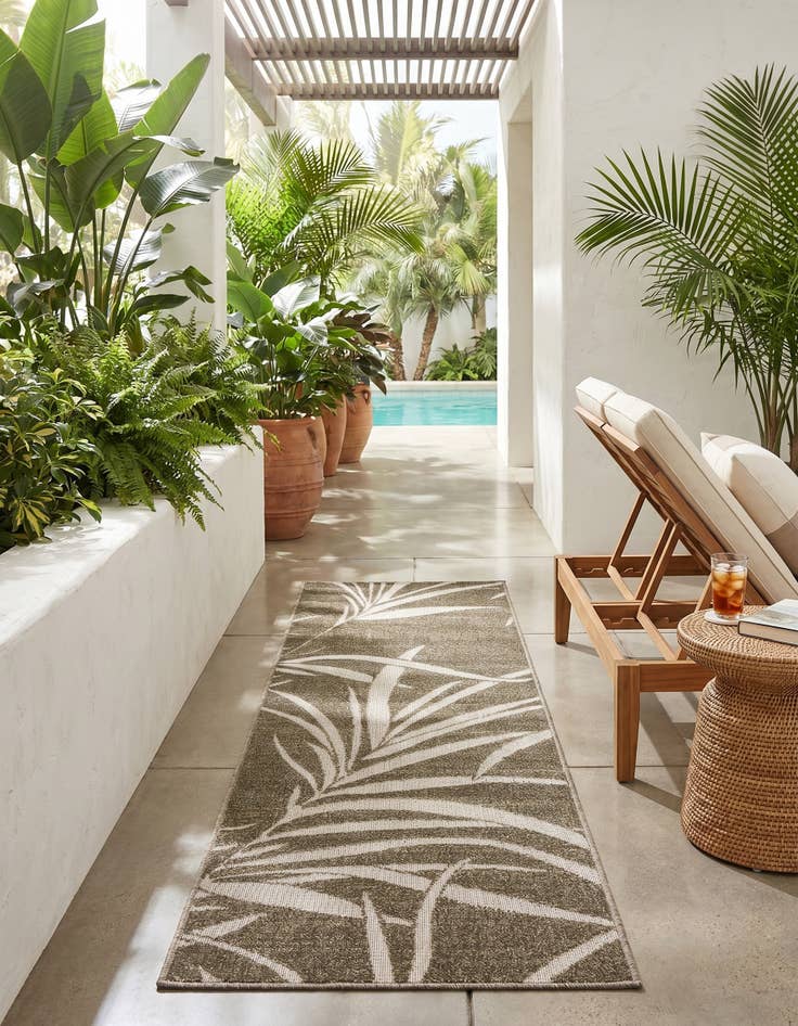 Detail image of 2' x 6' Easy-Clean Botanical Indoor / Outdoor Runner Rug