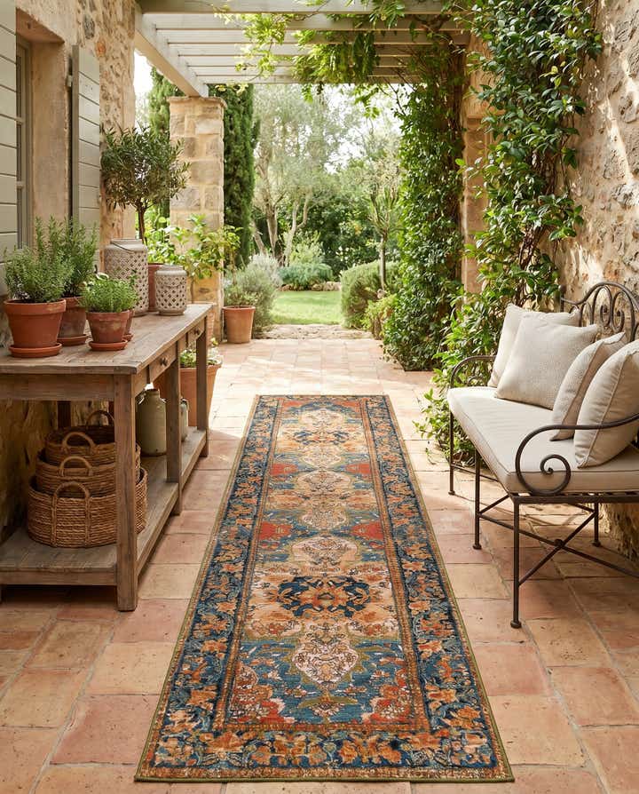 2' 7 x 12' Easy-Clean Traditional Indoor / Outdoor Runner Rug